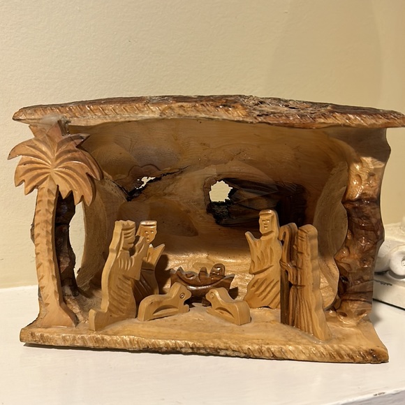 Wood Carved Nativity.  Christmas Decor - Picture 3 of 16